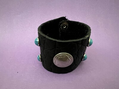 Leather Wristband With Exquisite synthetic crystal rivets - image1